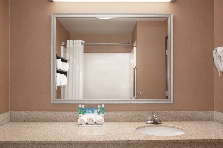 Holiday Inn Express & Suites Yankton by IHG