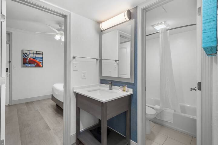 Room 151 of 273