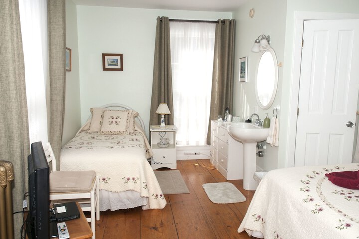 Room 15 of 22
