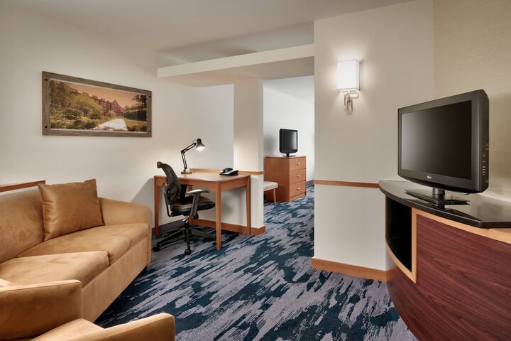 Room 13 of 34