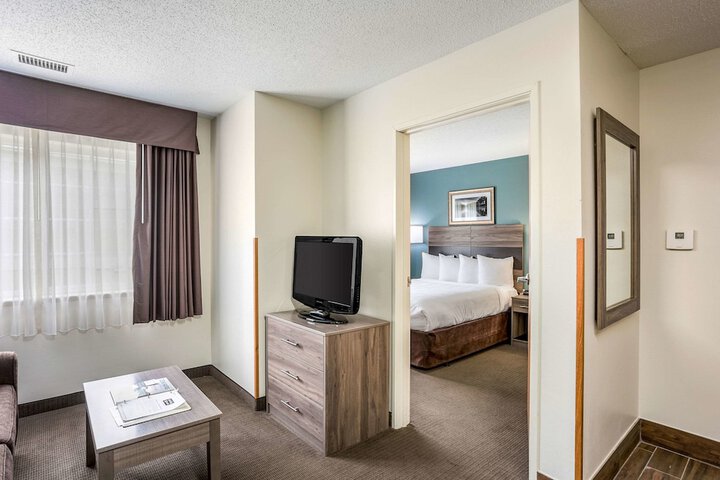 Room 27 of 67