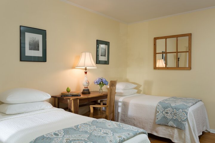 The Woodstock Inn on the Millstream
