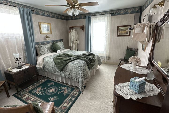 Room 40 of 74