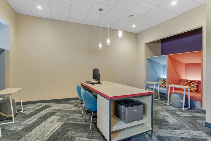 Business Center 41 of 41