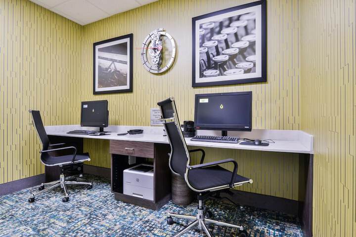 Business Center 41 of 43