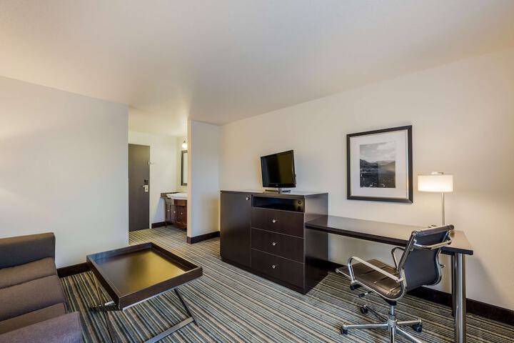 Room 26 of 40