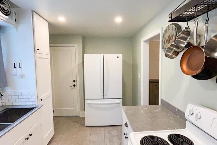 State Street Cottage Suite 2