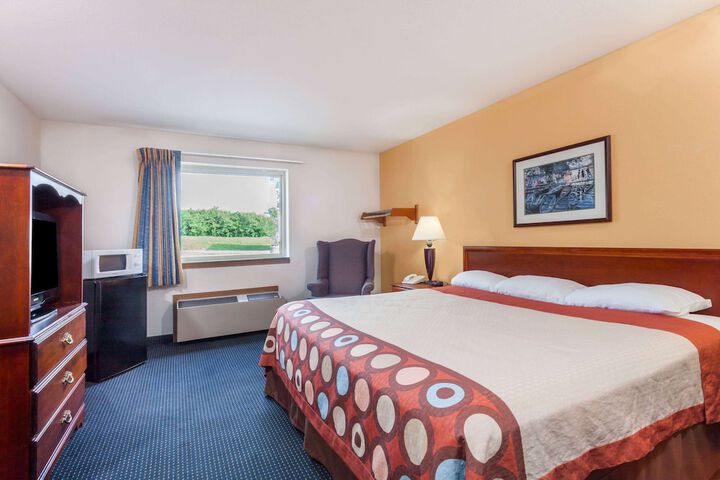 Room 16 of 33