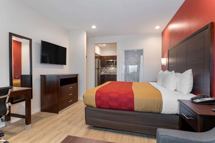 Room 9 of 30