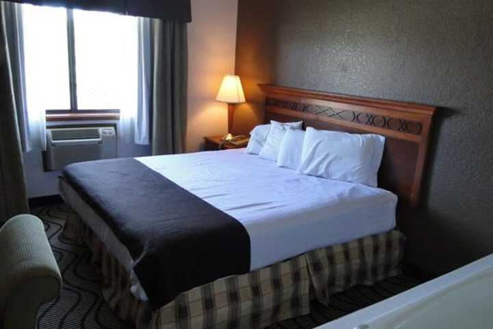 Room 16 of 38