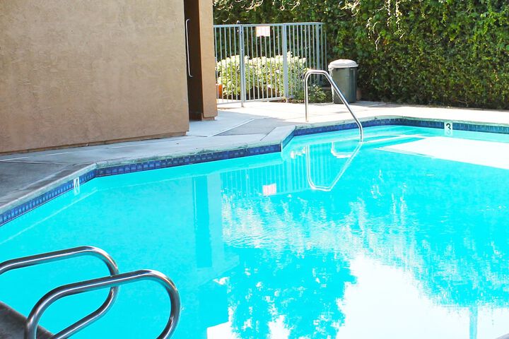Pool 5 of 24