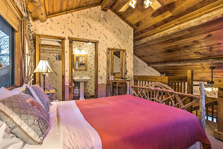 River Access + Mtn Views: Cullowhee Lodge!