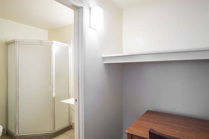 Room 19 of 31
