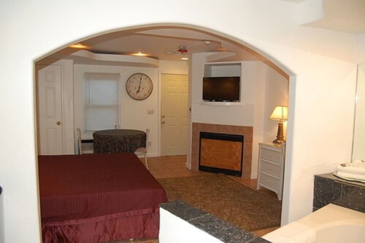 Room 30 of 42