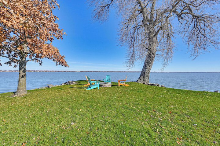 Waterfront Home w / Boat Dock & Deck in Storm Lake!