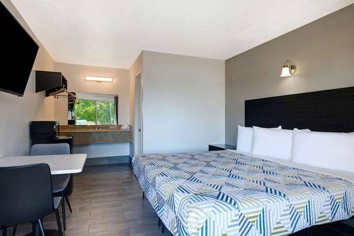 Room 20 of 44
