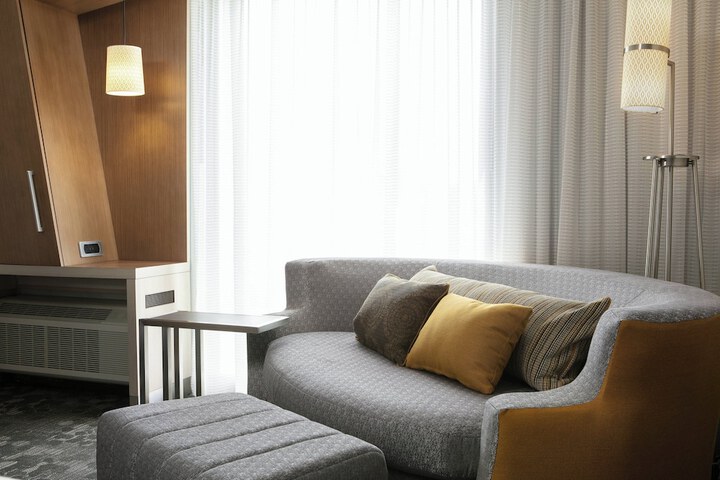 Room 10 of 33