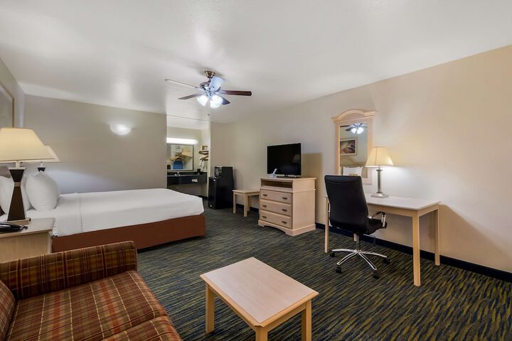 Room 22 of 38