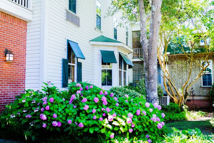 Roanoke Island Inn