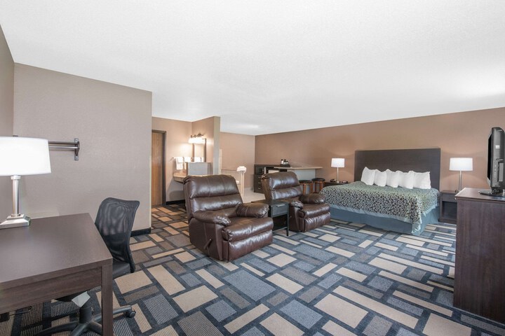 Room 12 of 27