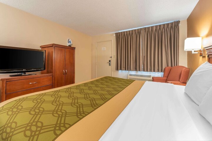 Room 19 of 39