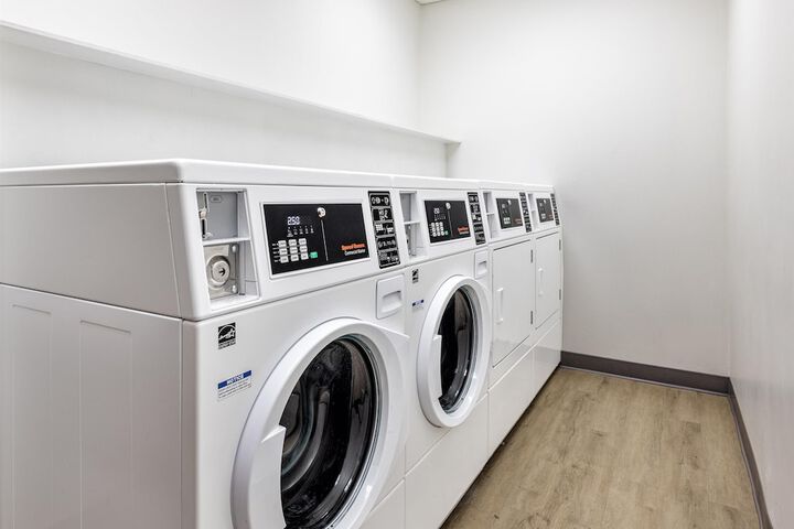 Hyatt Place Sacramento / Rancho Cordova