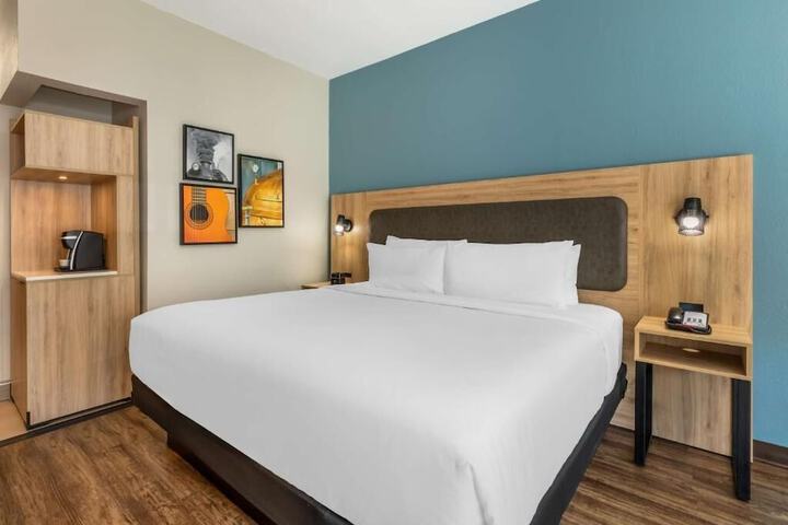 Room 20 of 48