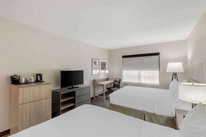 Room 27 of 37