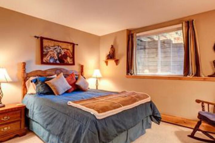 Mountain Lodge with Hot Tub by RedAwning