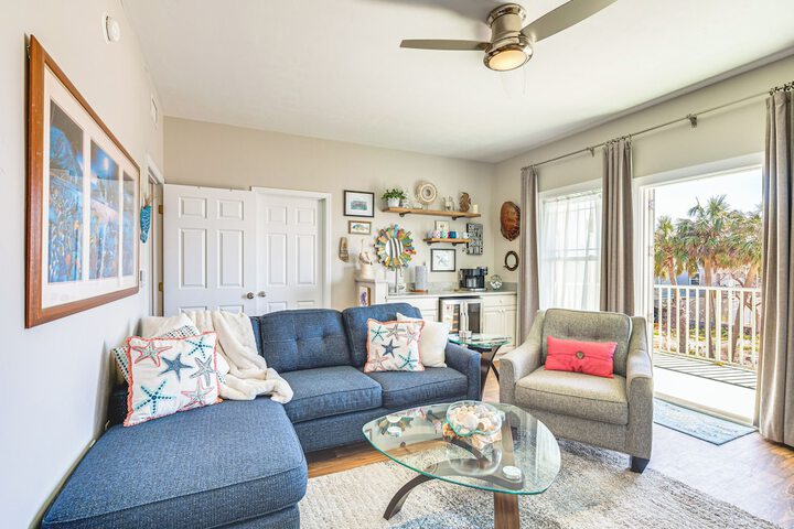 Steps to Beach: Home w / Sunset Views in Cedar Key!