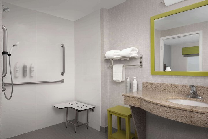 Hampton Inn & Suites Durham / North I-85