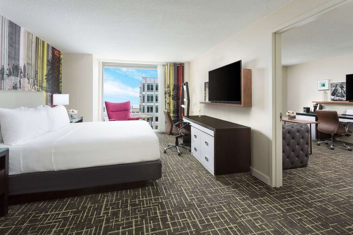 Room 40 of 87