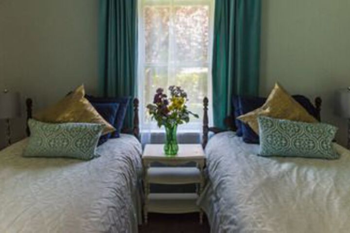Oak Bay Guest House Bed & Breakfast