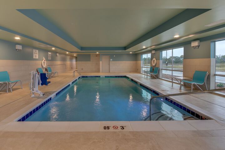 Holiday Inn Express & Suites Union City by IHG