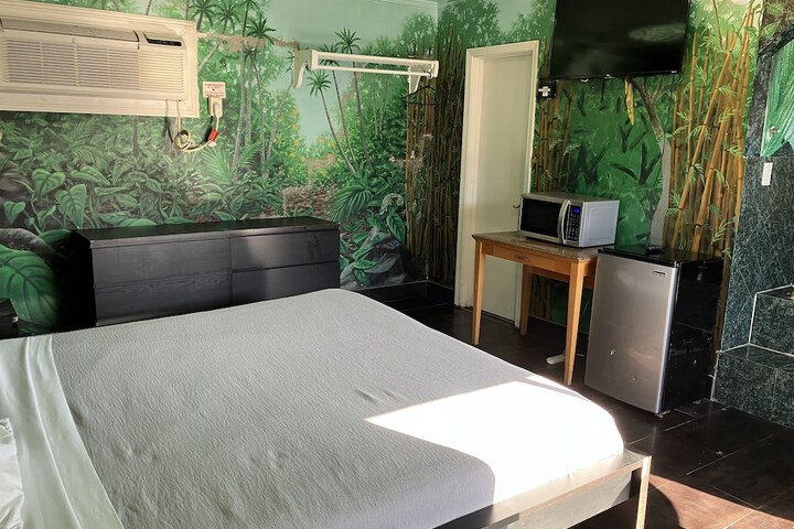 Room 54 of 58