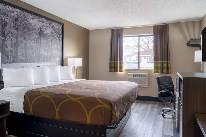 Room 21 of 36