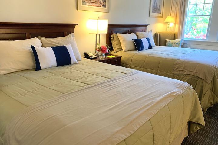 Camden Riverhouse Hotel