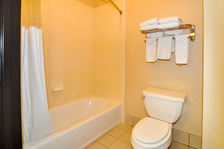 Room 12 of 27