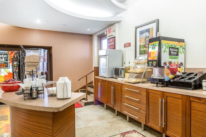 Econo Lodge West Haven