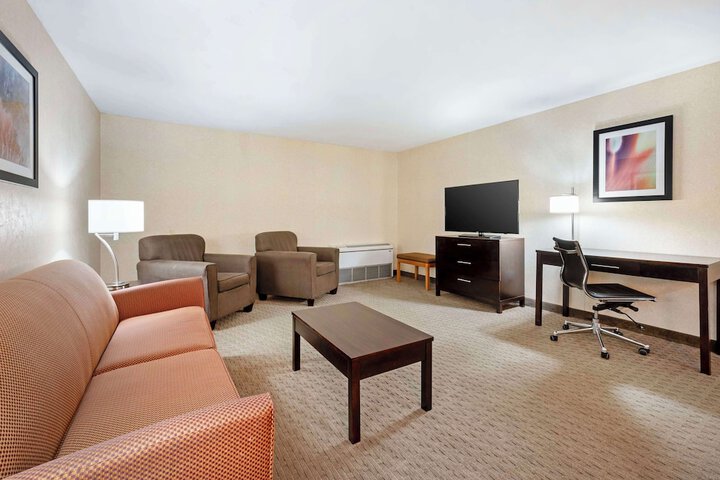 Room 15 of 46