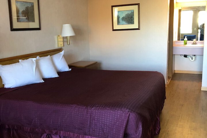 Room 13 of 29