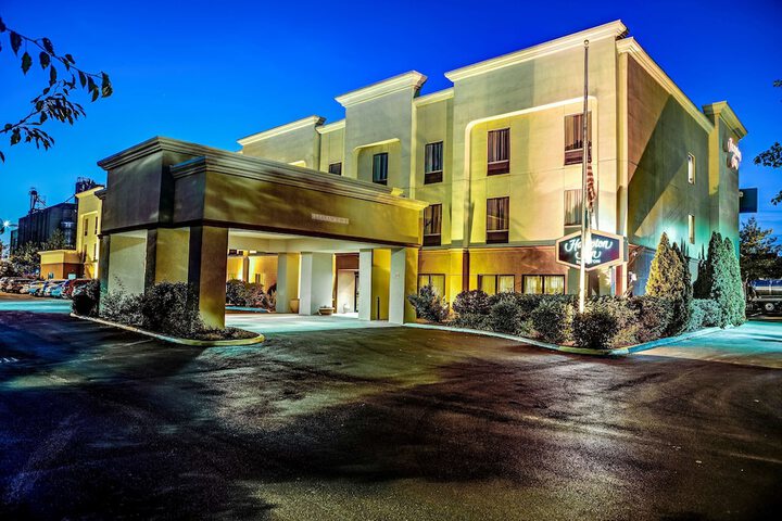 Hotel 7 of 75