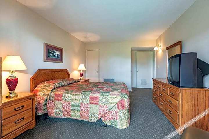 Crown Resorts at Lake Tansi West