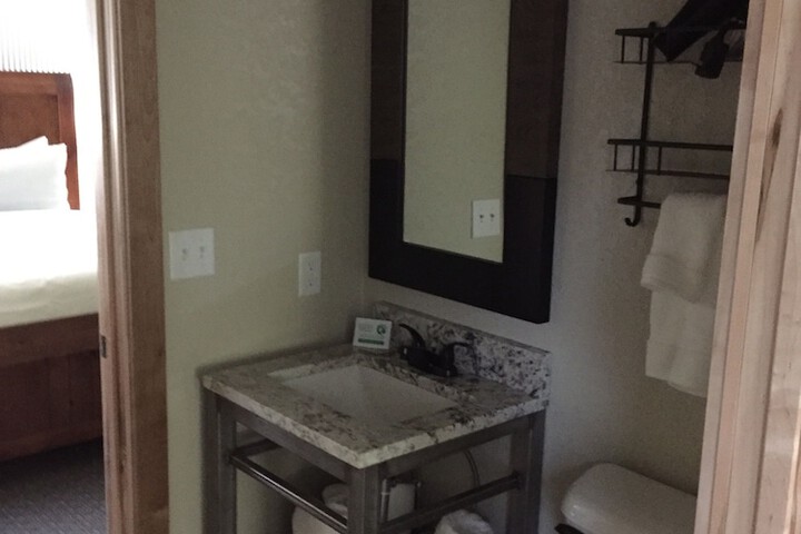Room 33 of 70