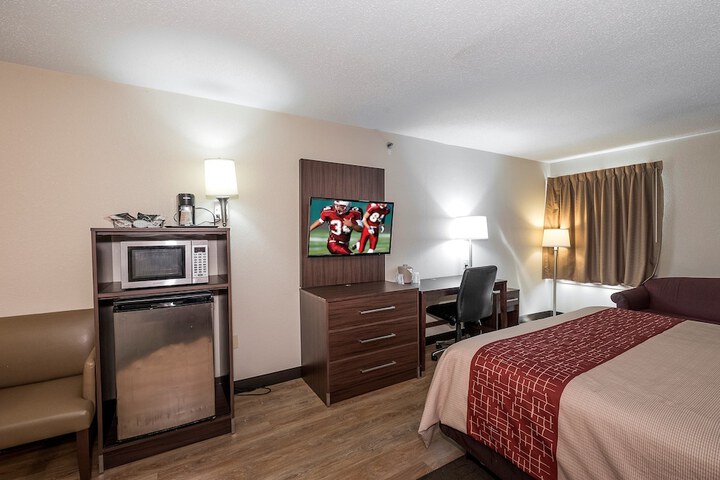 Room 8 of 32