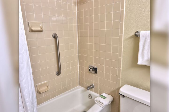 Room 13 of 47