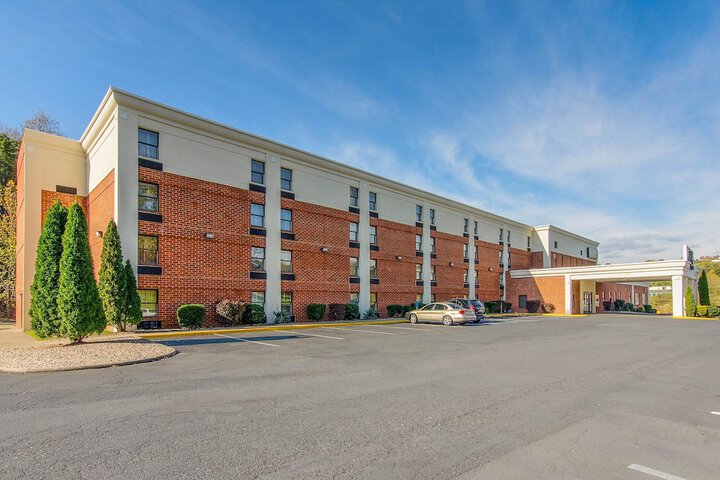 Hotel 5 of 49