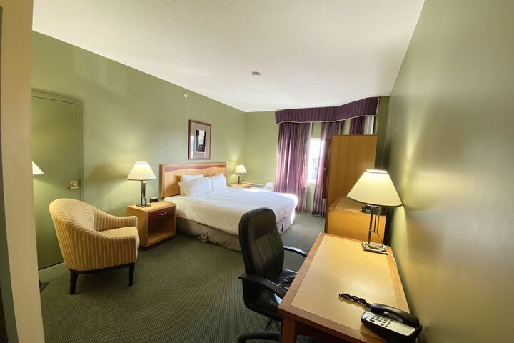 Room 51 of 85