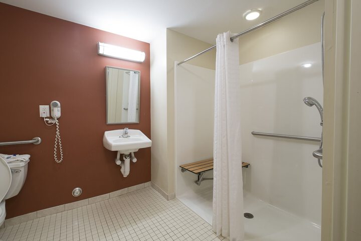 Room 7 of 24