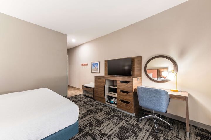 Room 16 of 43